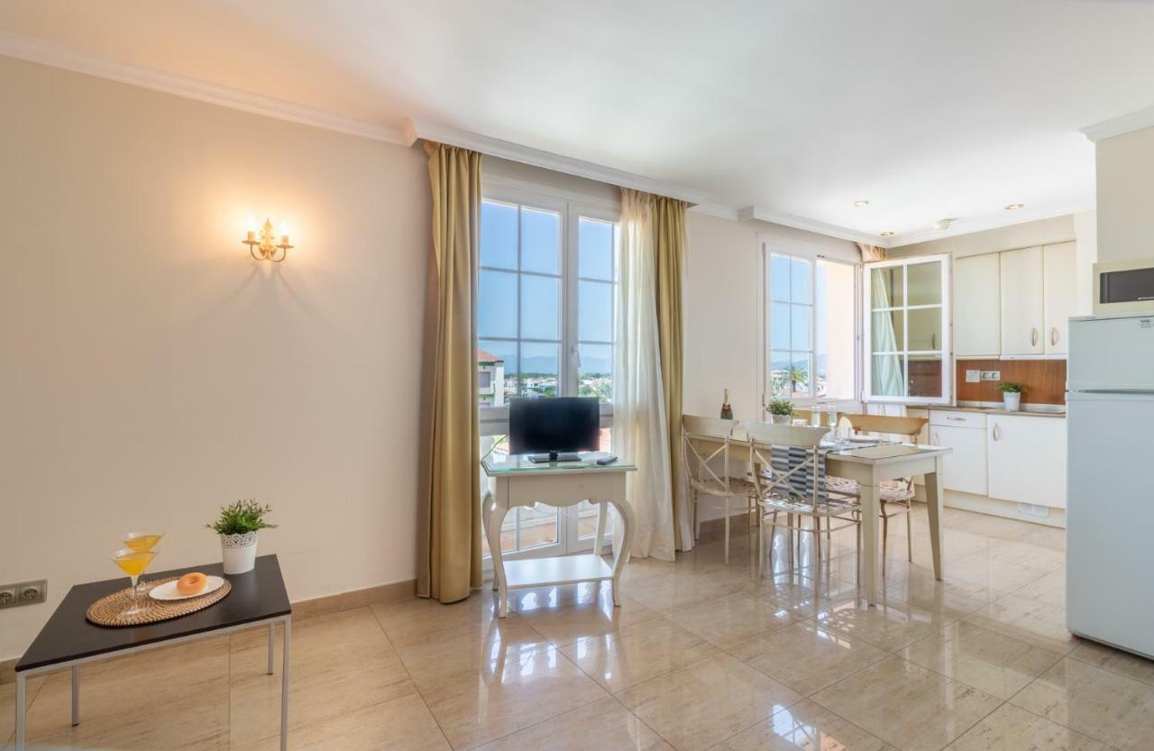 Apartaments Bt Vent De Garbi Empuriabrava Kültér fotó